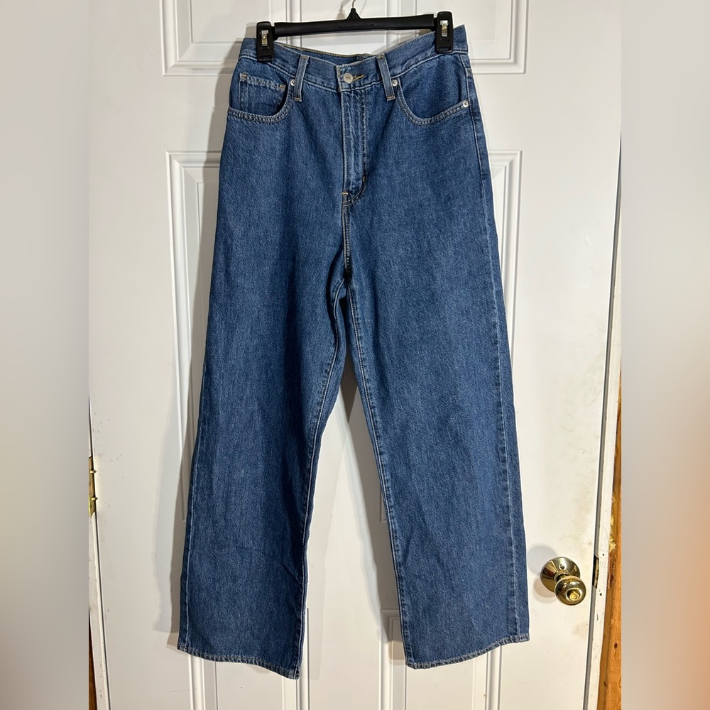 Levi’s High Waisted Straight Jeans, 27